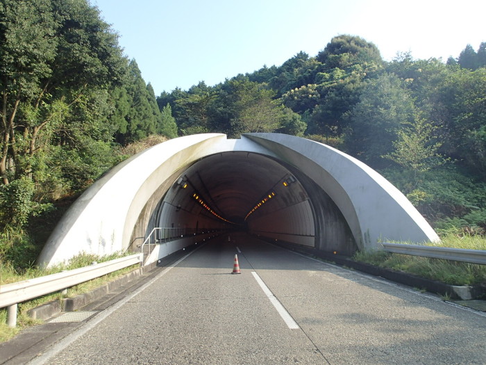 九州自動車道 加久藤トンネル・肥後トンネル躯体補修工事