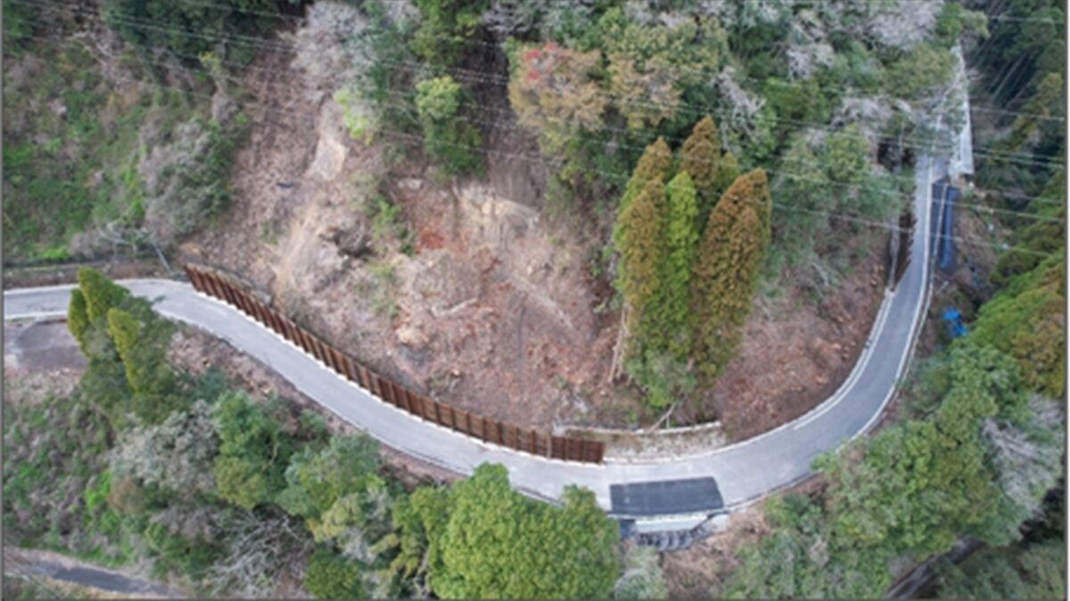７災道路災害復旧工事(応急本工事・下中津川(３)工区)
